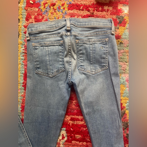 rag & bone | Cate mid rise distressed skinny ankle in Monterossa | s24 - Picture 4 of 6